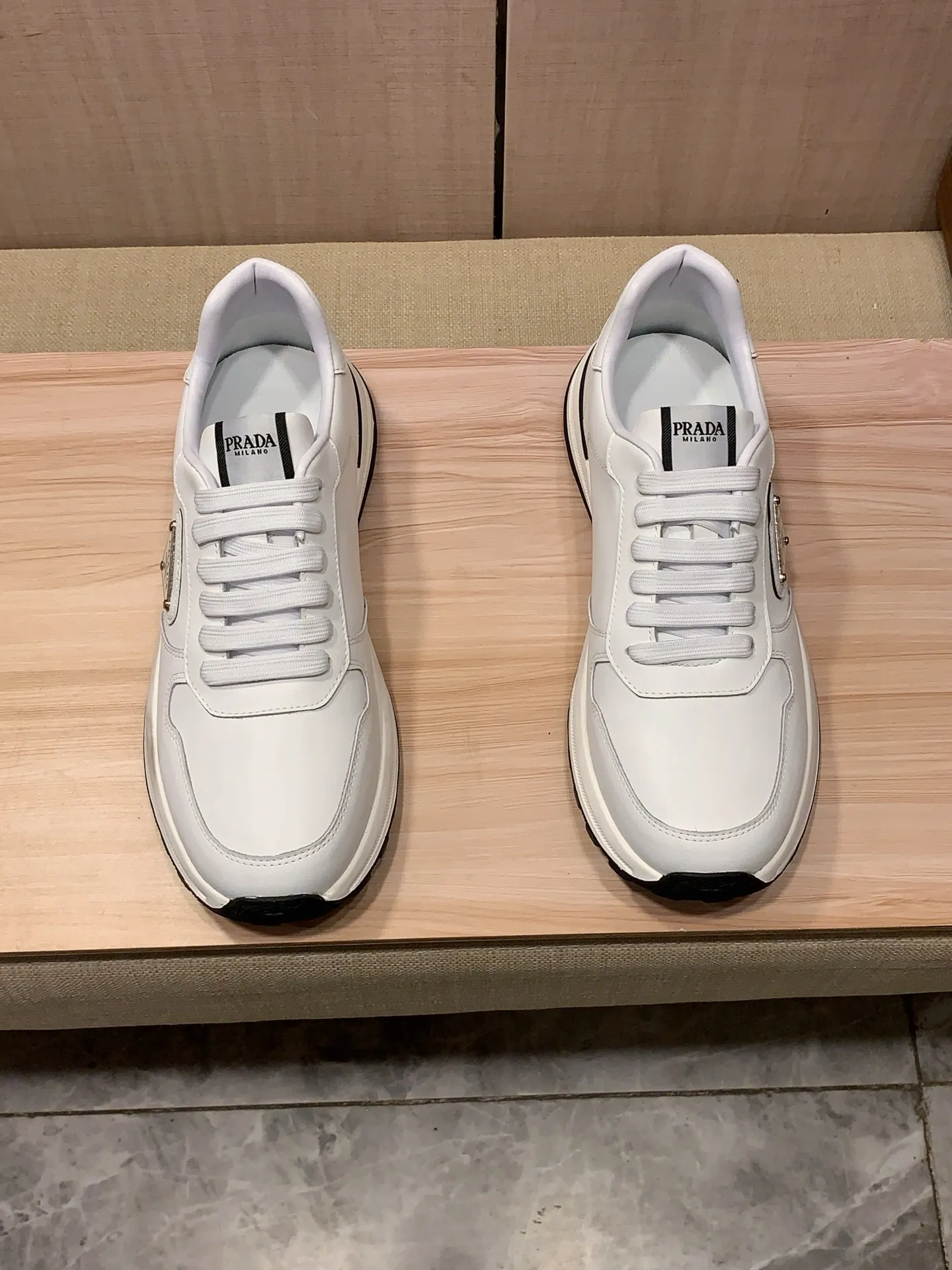 Men's Men's Shoes💰420💰💰🎩🎩[Lightning][Lightning] "PRADA*" The latest and most popular casual shoes, top brand [seduce] luxury~purchase, top~quality. [Strong] The upper is made of imported breathable cowhide with material ➕ breathable sheepskin feet (•) and fine workmanship. The original stylish and stylish soft rubber wear-resistant and non-slip outsole is light and comfortable on the feet. The real thing looks better when photographed. 122: code: 38-44, 2️⃣ colors selected